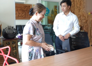 V2812016 ดว าเป นใคร ทำไมถ งกล ๅด กน องสาวประธานฟ part2